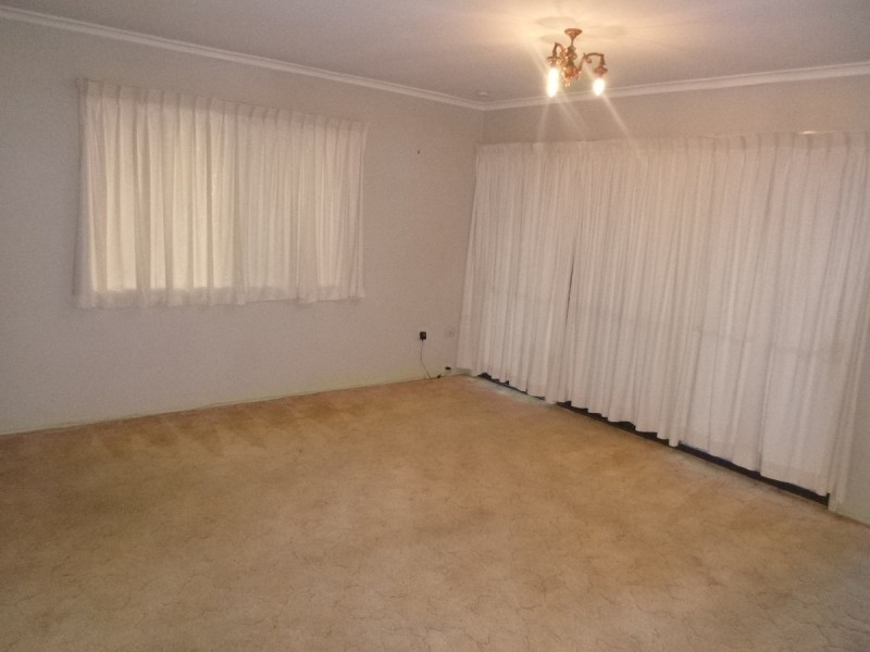 37 Pine Drive, Woodridge QLD 4114