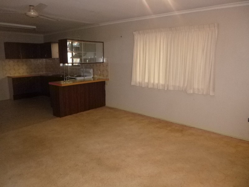 37 Pine Drive, Woodridge QLD 4114