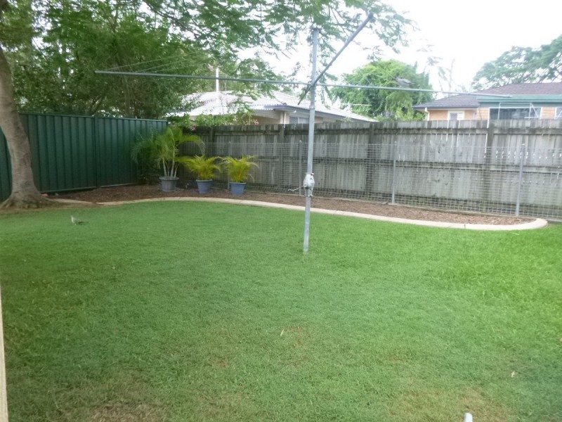 37 Pine Drive, Woodridge QLD 4114