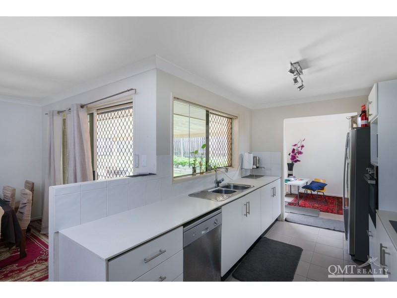 10 Eric Drive, Blackstone QLD 4304