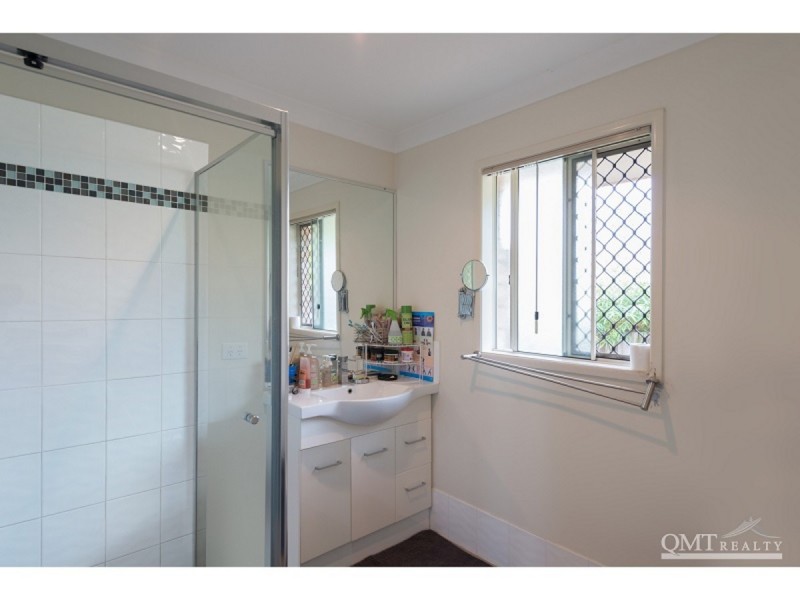10 Eric Drive, Blackstone QLD 4304