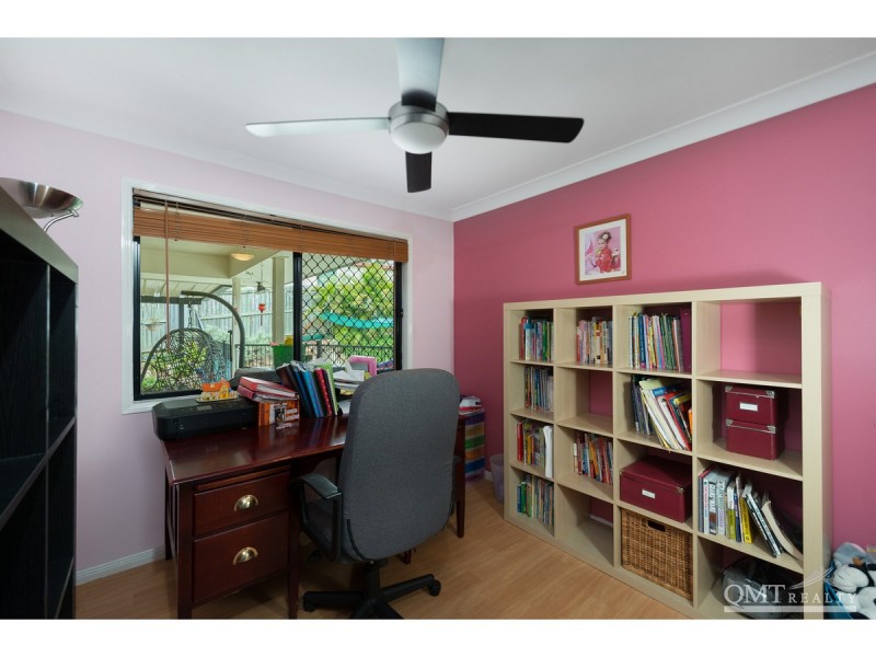 18 Shelduck Place, Calamvale QLD 4116