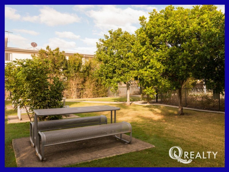 40 Gledson Street, North Booval QLD 4304