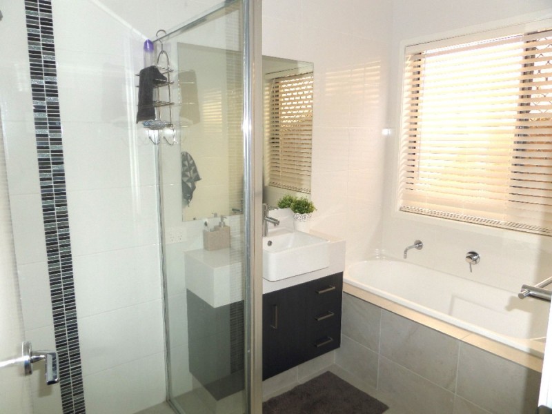 15 Bailey Street, Yarrabilba QLD 4207