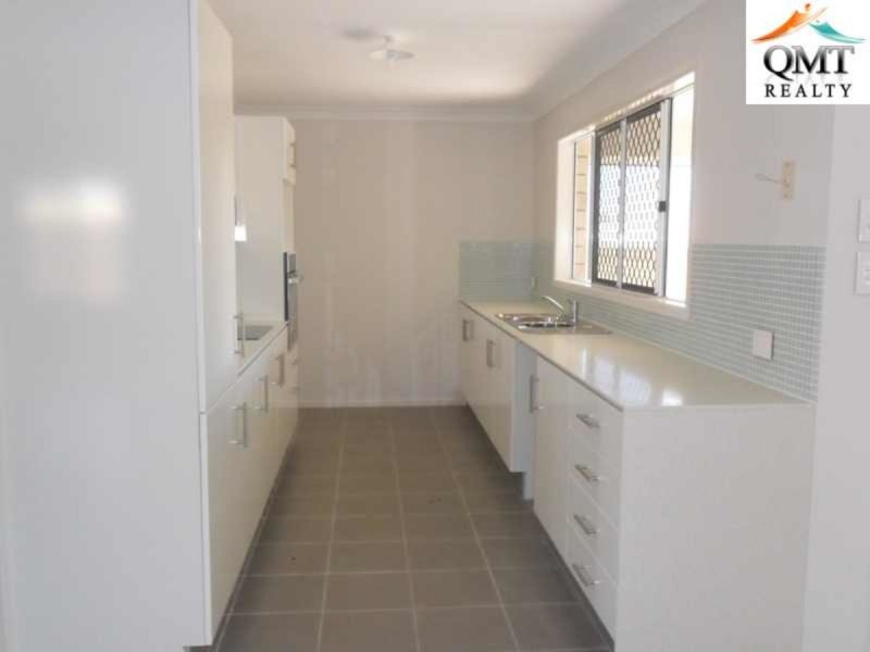 14 Petal Place, Yamanto QLD 4305