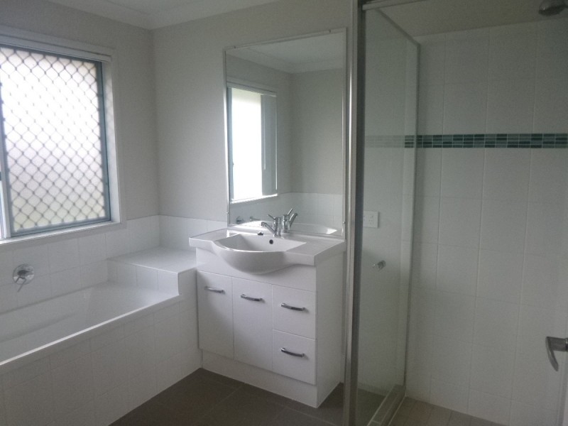 14 Petal Place, Yamanto QLD 4305