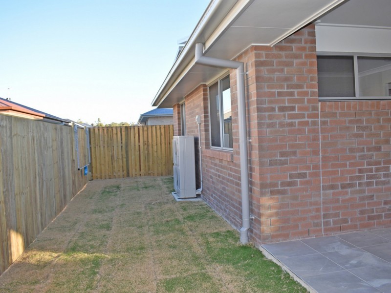 8 Miner Crescent, Willawong QLD 4110