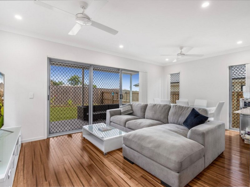 25 Rise Place, Heathwood QLD 4110