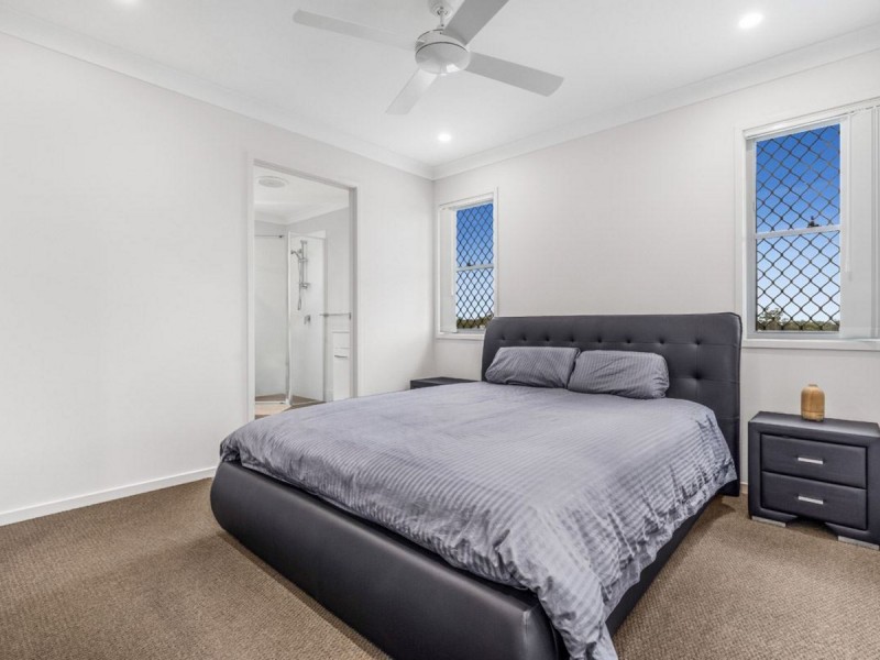 25 Rise Place, Heathwood QLD 4110