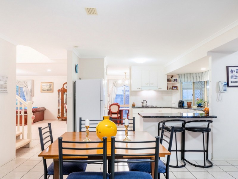 15 Aspen Crescent, Parkinson QLD 4115