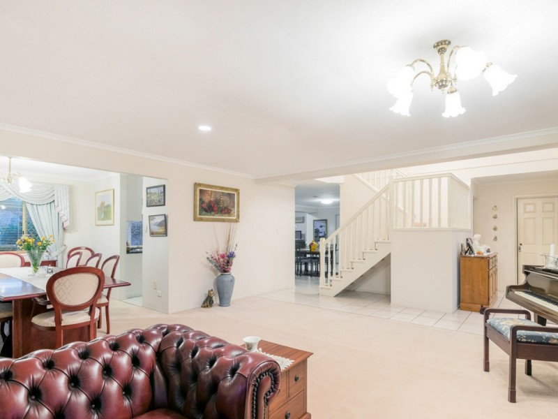 15 Aspen Crescent, Parkinson QLD 4115