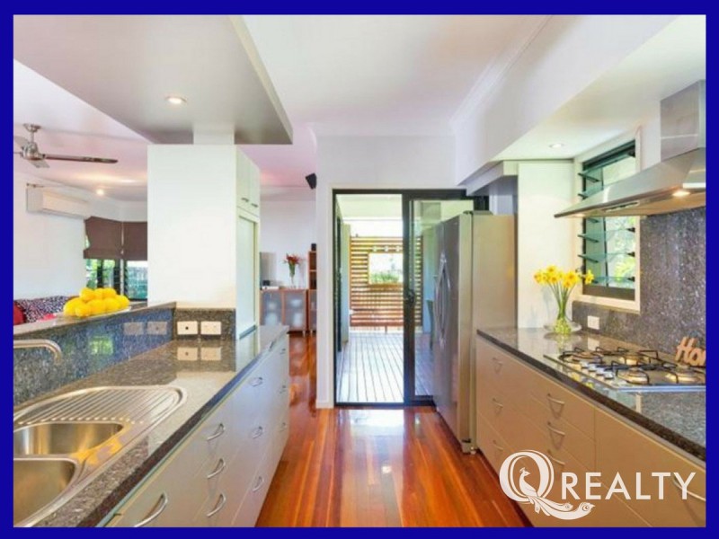 27 Amberelle Place, Chapel Hill QLD 4069