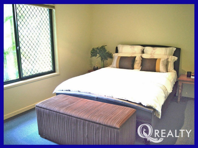 27 Amberelle Place, Chapel Hill QLD 4069