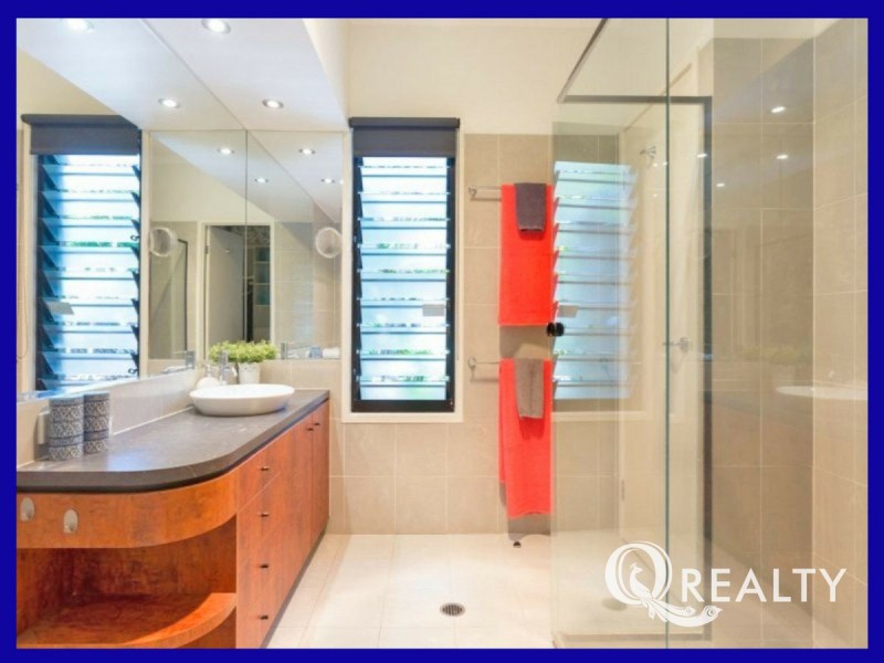 27 Amberelle Place, Chapel Hill QLD 4069