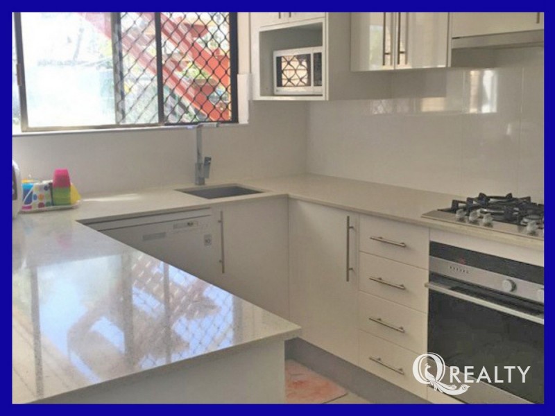 7 Paringa Court, Hillcrest QLD 4118