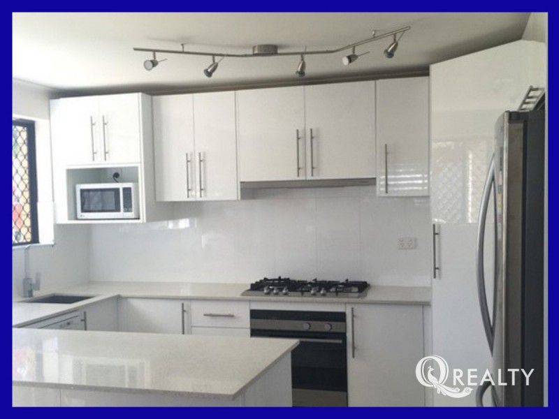 7 Paringa Court, Hillcrest QLD 4118