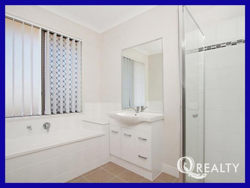 98 High Street, Blackstone QLD 4304