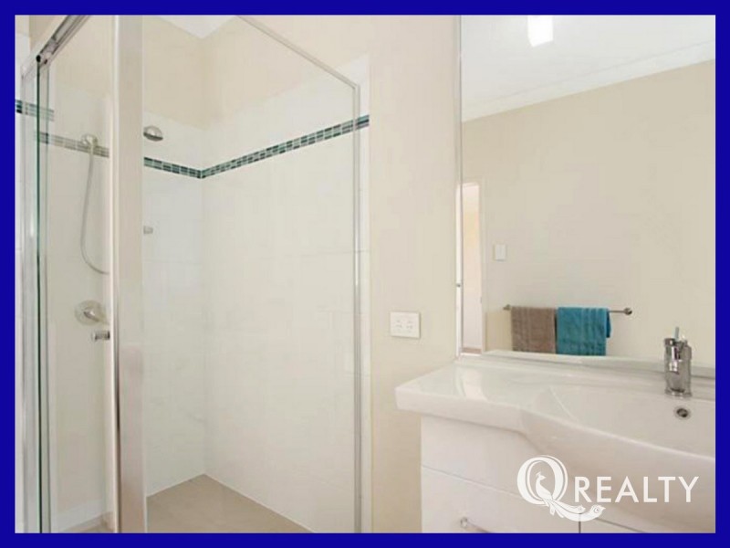 98 High Street, Blackstone QLD 4304
