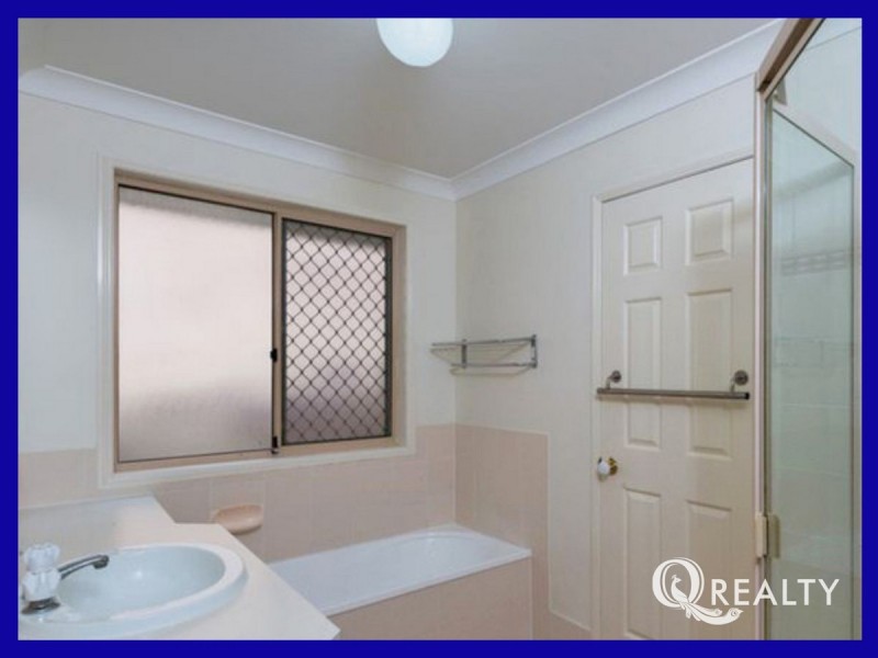8 Lawson Place, Forest Lake QLD 4078