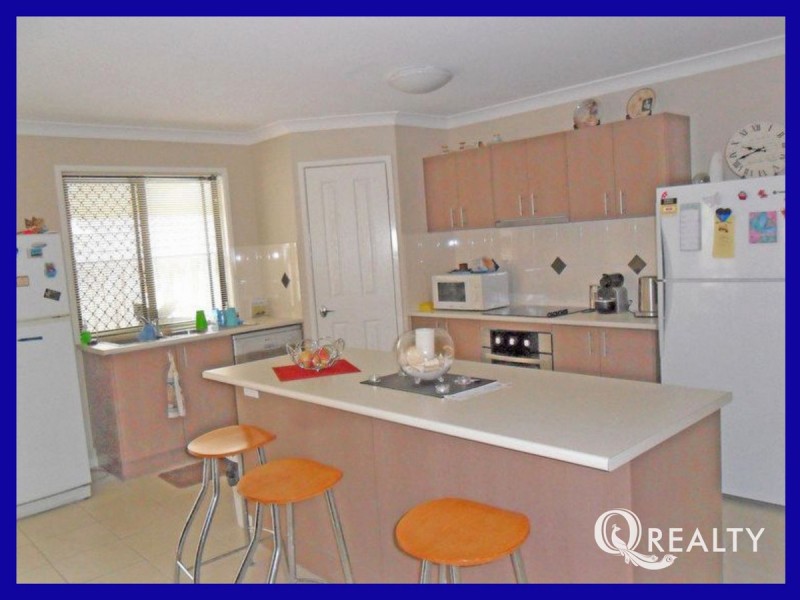 4 Parkside Place, Forest Lake QLD 4078