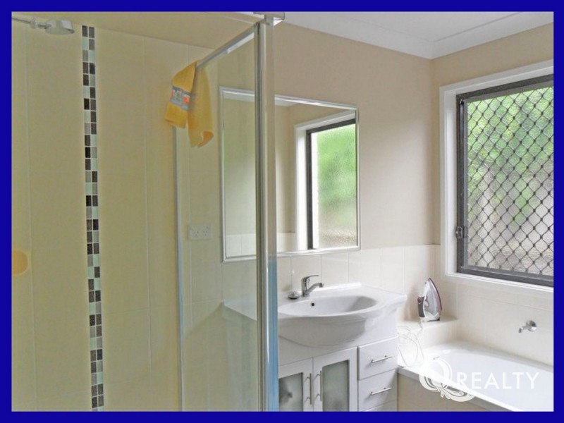 4 Parkside Place, Forest Lake QLD 4078