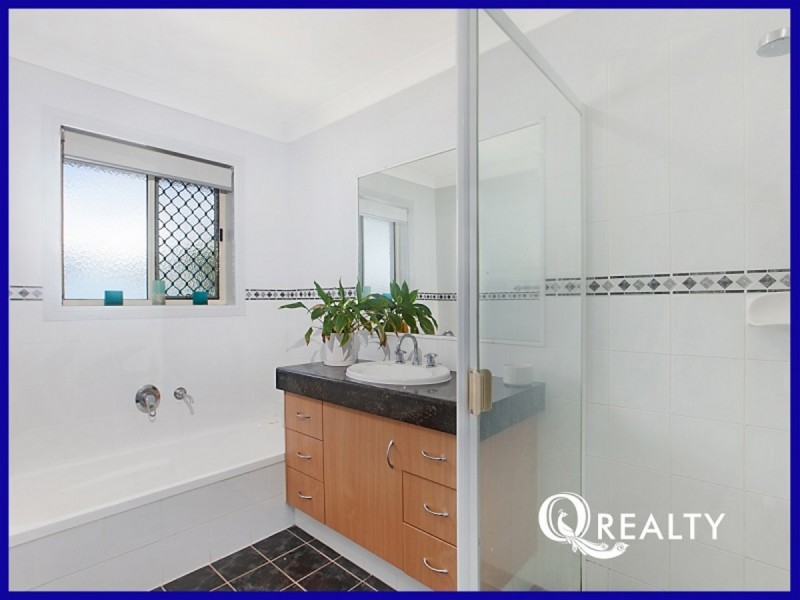 155 Stradbroke Avenue, Wynnum QLD 4178