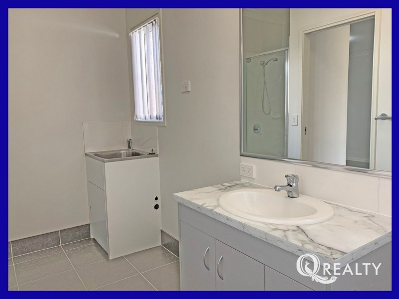 2/54 Stringybark Street, Regents Park QLD 4118