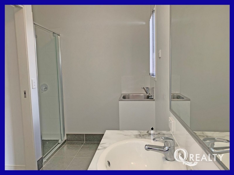 2/54 Stringybark Street, Regents Park QLD 4118