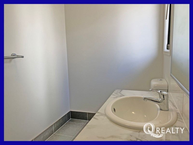 2/54 Stringybark Street, Regents Park QLD 4118
