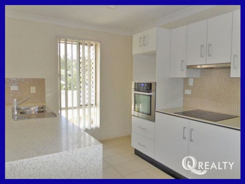 86 High Street, Blackstone QLD 4304