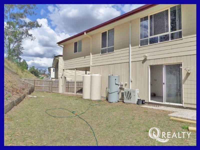 86 High Street, Blackstone QLD 4304