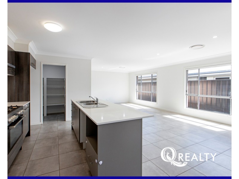 4 Pipet Crescent, Pallara QLD 4110