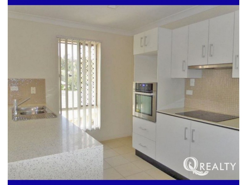86 High Street, Blackstone QLD 4304