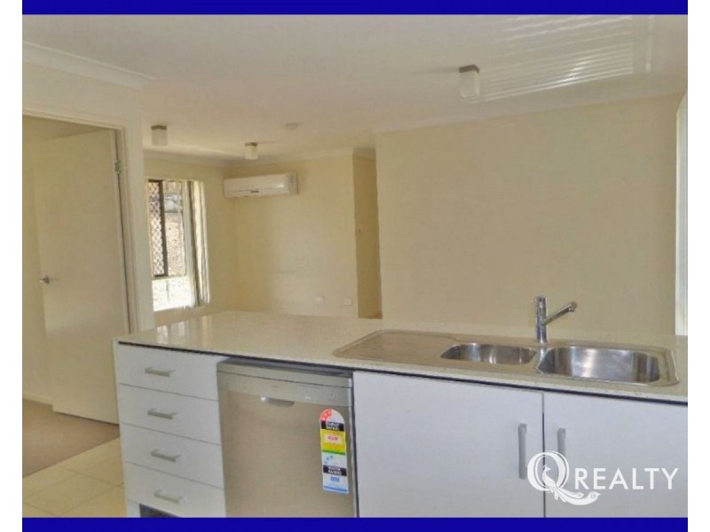 86 High Street, Blackstone QLD 4304