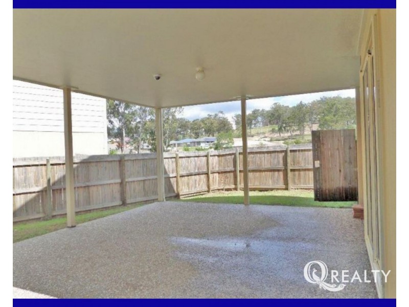 86 High Street, Blackstone QLD 4304
