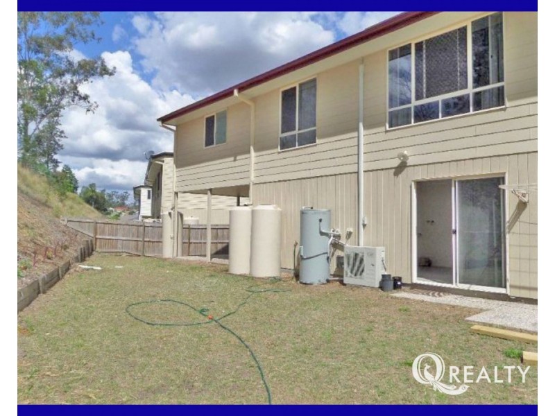 86 High Street, Blackstone QLD 4304