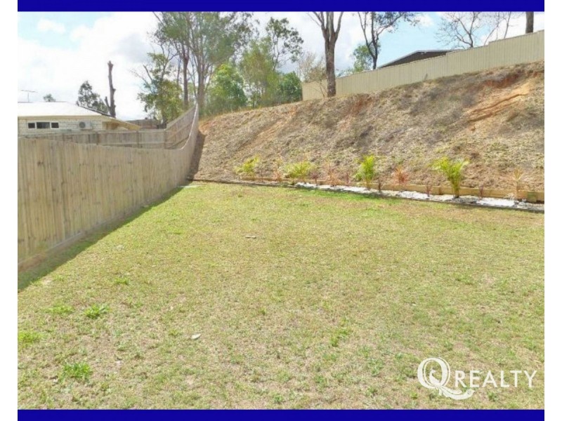 86 High Street, Blackstone QLD 4304