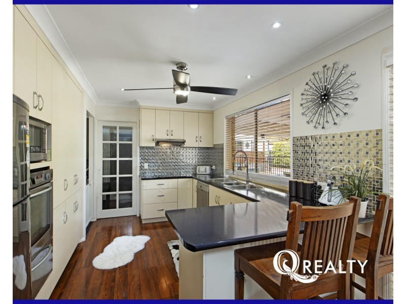 82 Bannockburn Crescent, Parkinson QLD 4115