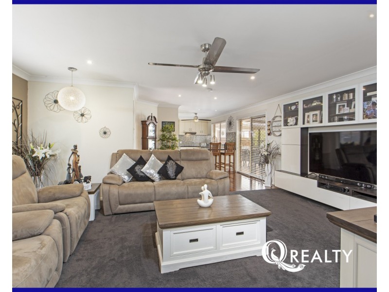 82 Bannockburn Crescent, Parkinson QLD 4115