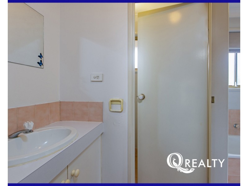 8 Haymer Court, Meadowbrook QLD 4131