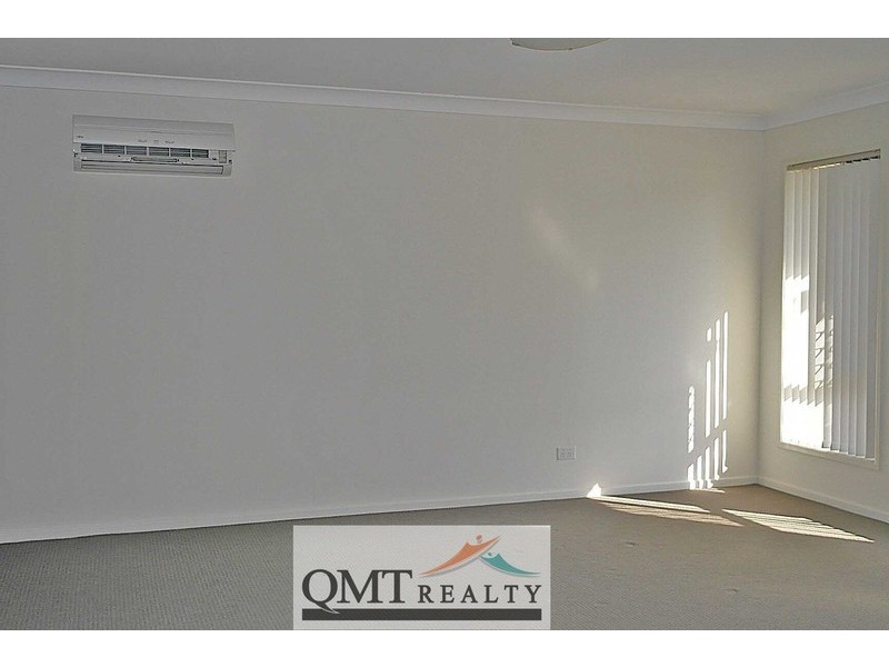 10 Eric Drive, Blackstone QLD 4304