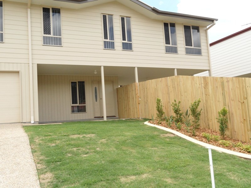 98 High Street, Blackstone QLD 4304