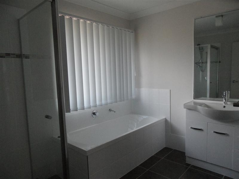 100 High Street, Blackstone QLD 4304