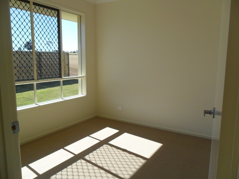 16 Iris Court, Yamanto QLD 4305