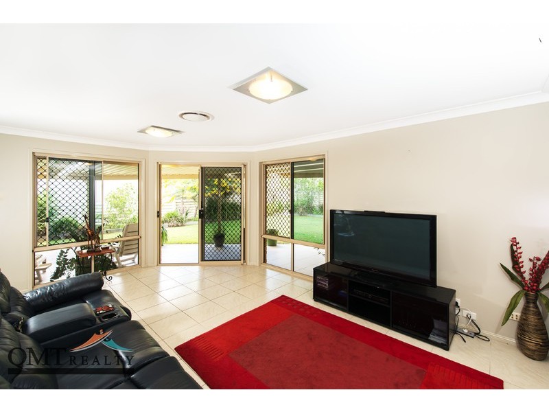 27 Bobbie Street, Parkinson QLD 4115