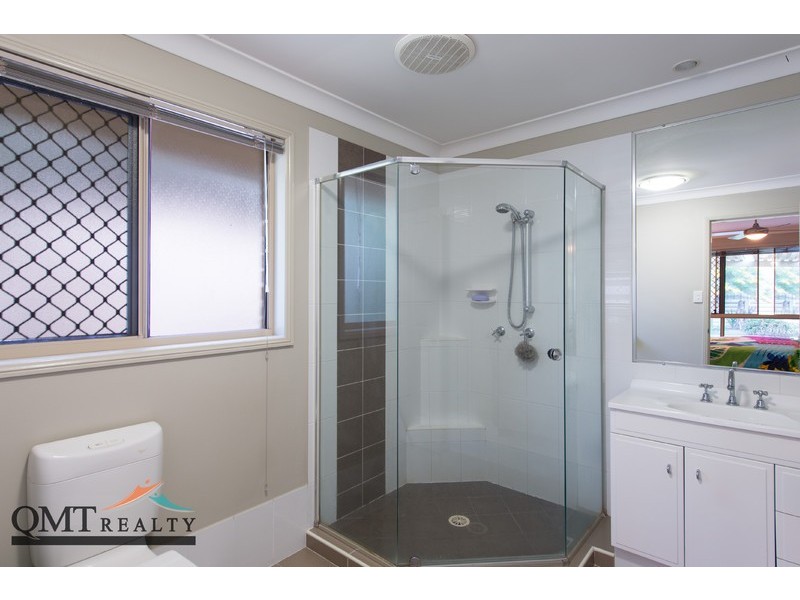 27 Bobbie Street, Parkinson QLD 4115