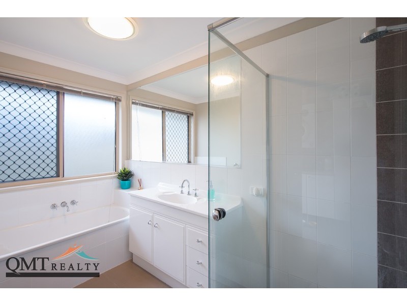 27 Bobbie Street, Parkinson QLD 4115