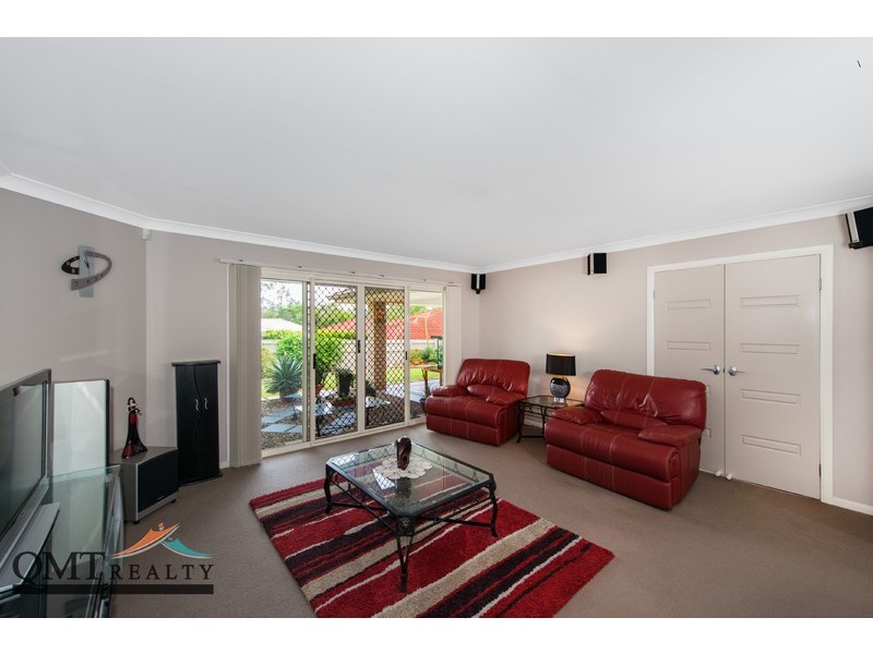 32 Watarrka Drive, Parkinson QLD 4115