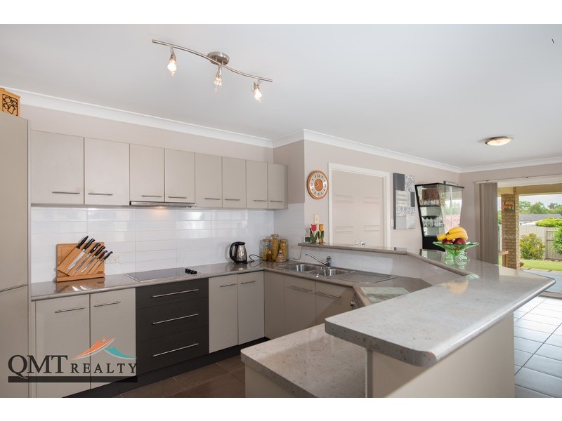 32 Watarrka Drive, Parkinson QLD 4115