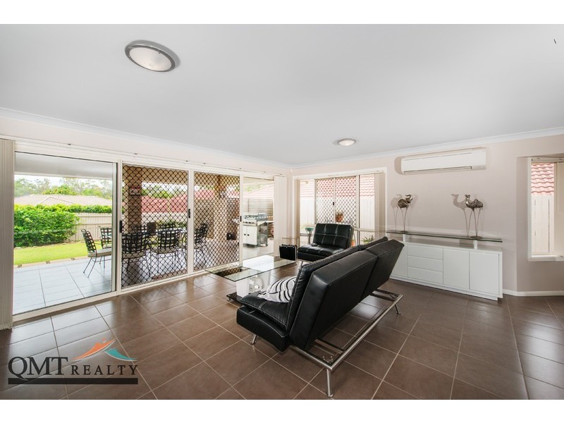 32 Watarrka Drive, Parkinson QLD 4115